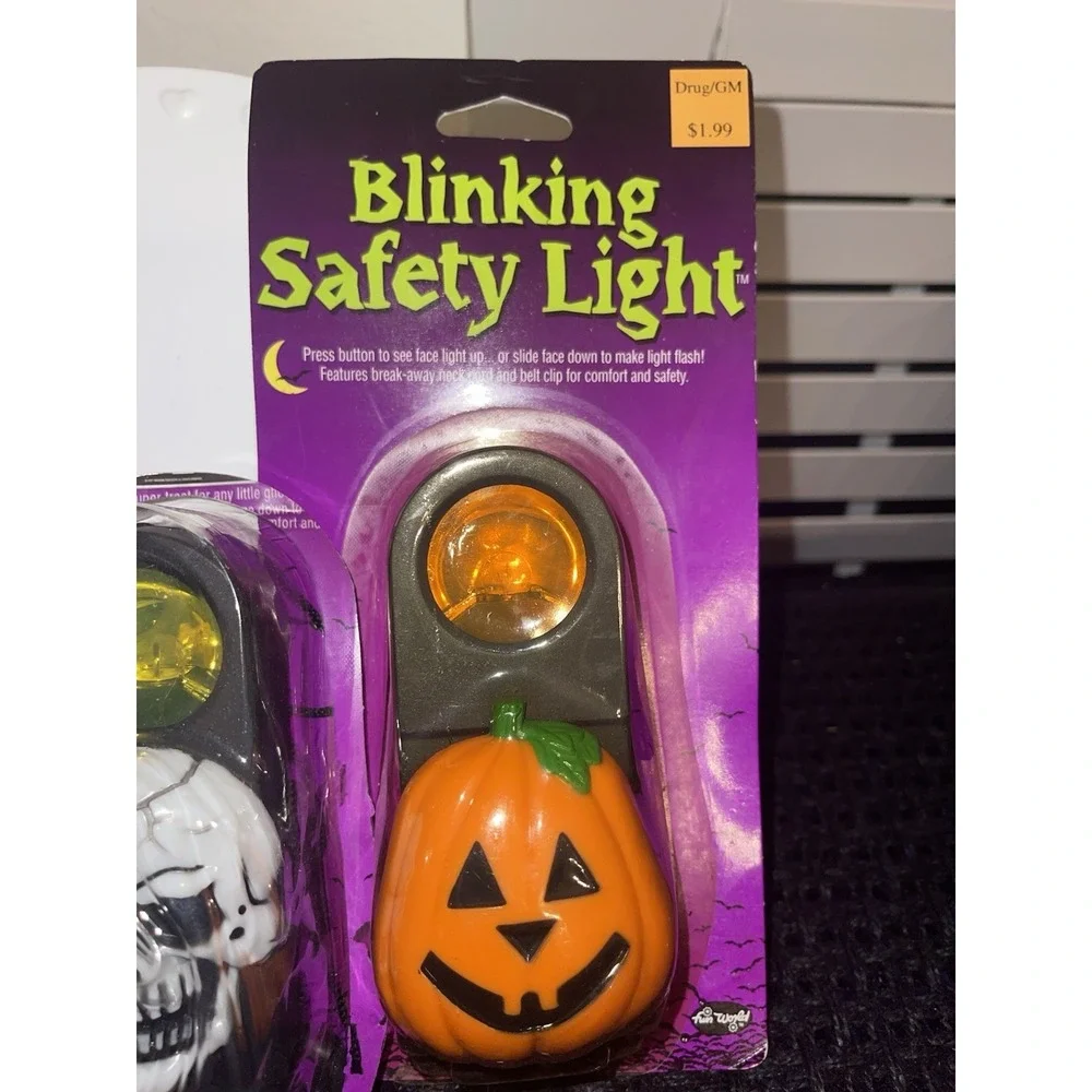 Vintage New Sealed Scream Ghost Face, Pumpkin, & Skull Wearable Safety Light Lot